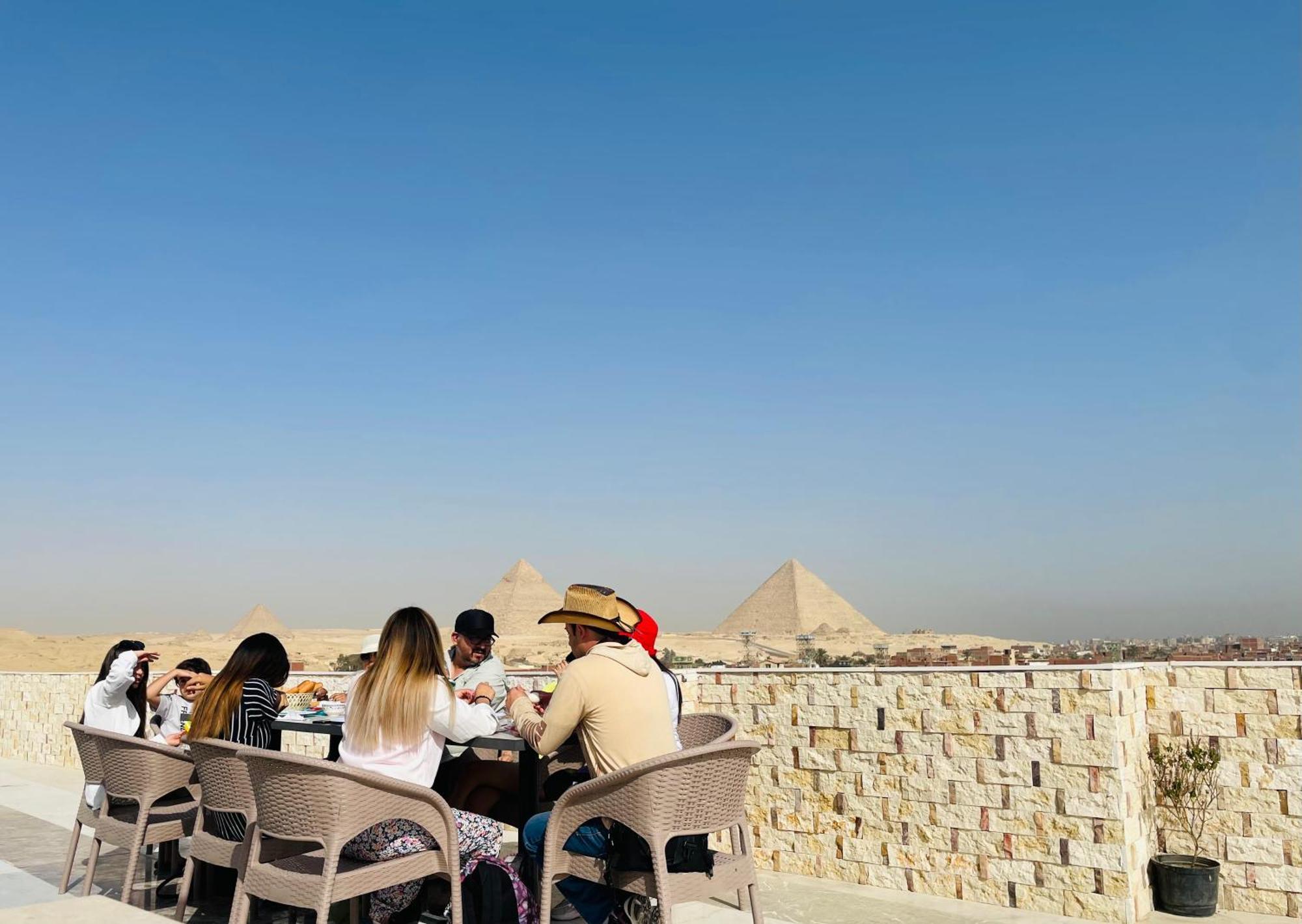 Golden Mask Pyramids Otel *
